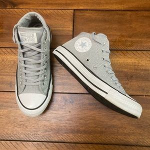 Converse Women’s Shoes Grey and White Size 5